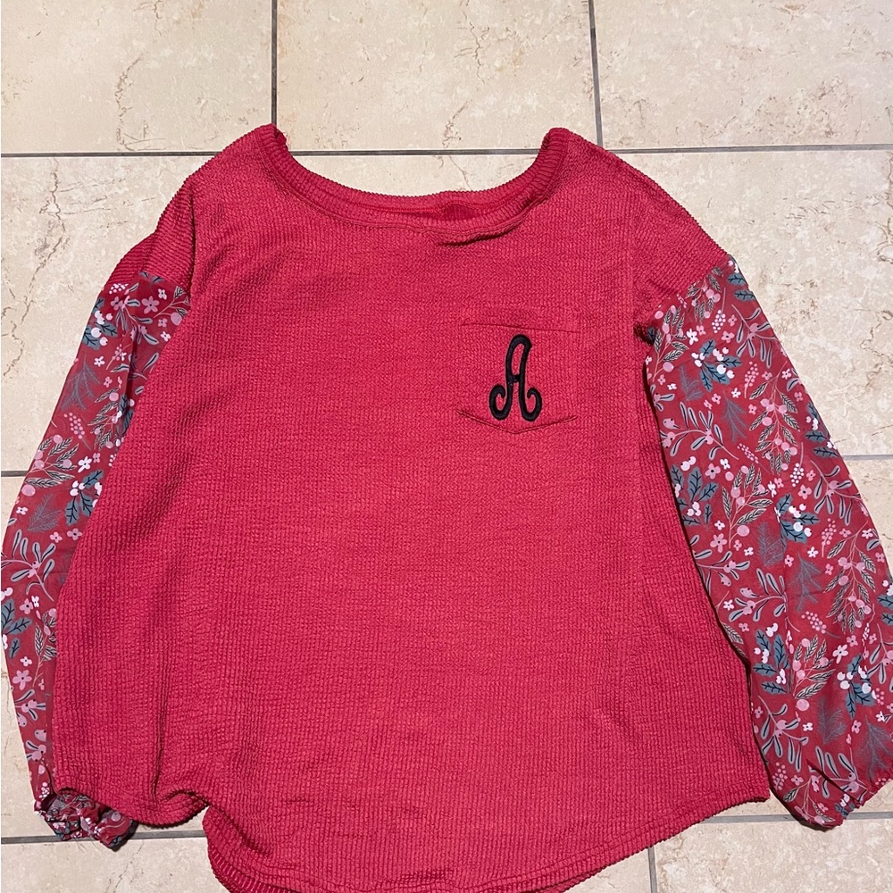 NWT Marley Lilly pull sleeve top